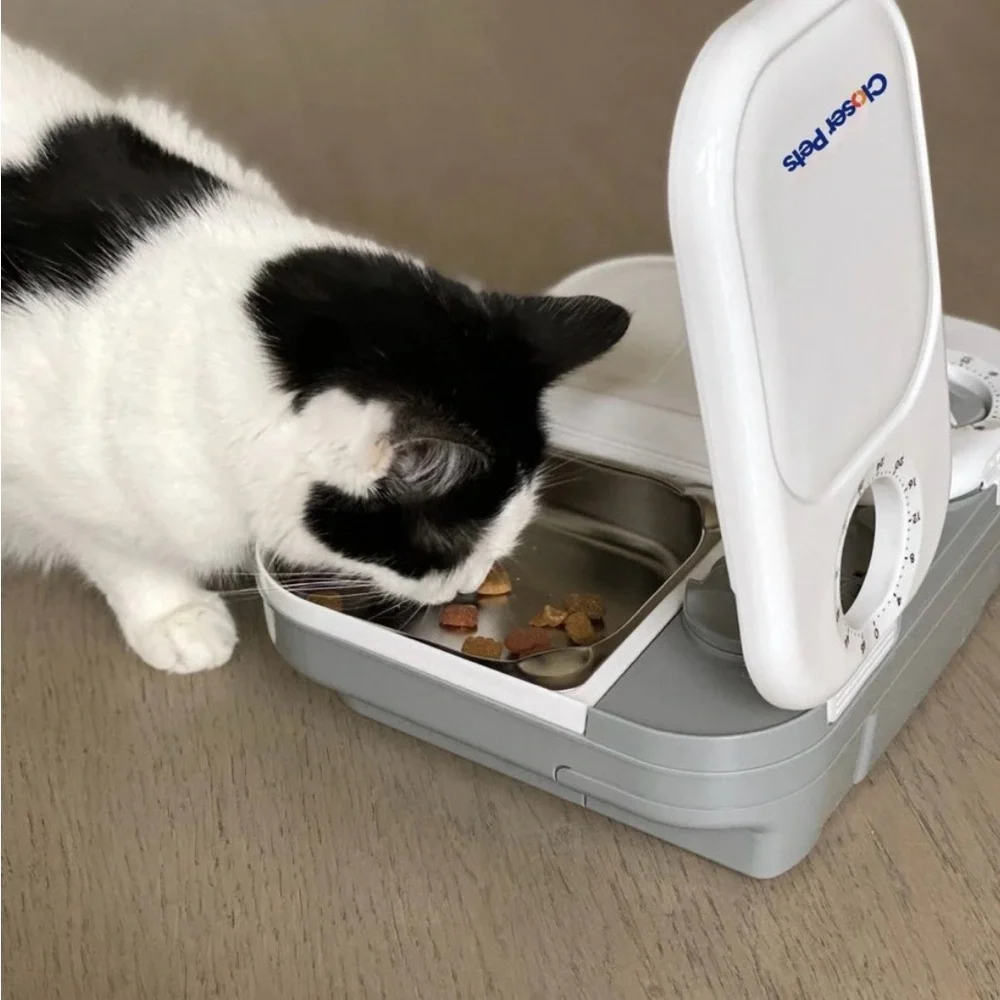 Closer Pets Two-meal Automatic Cat & Dog Feeder White NEW IN BOX